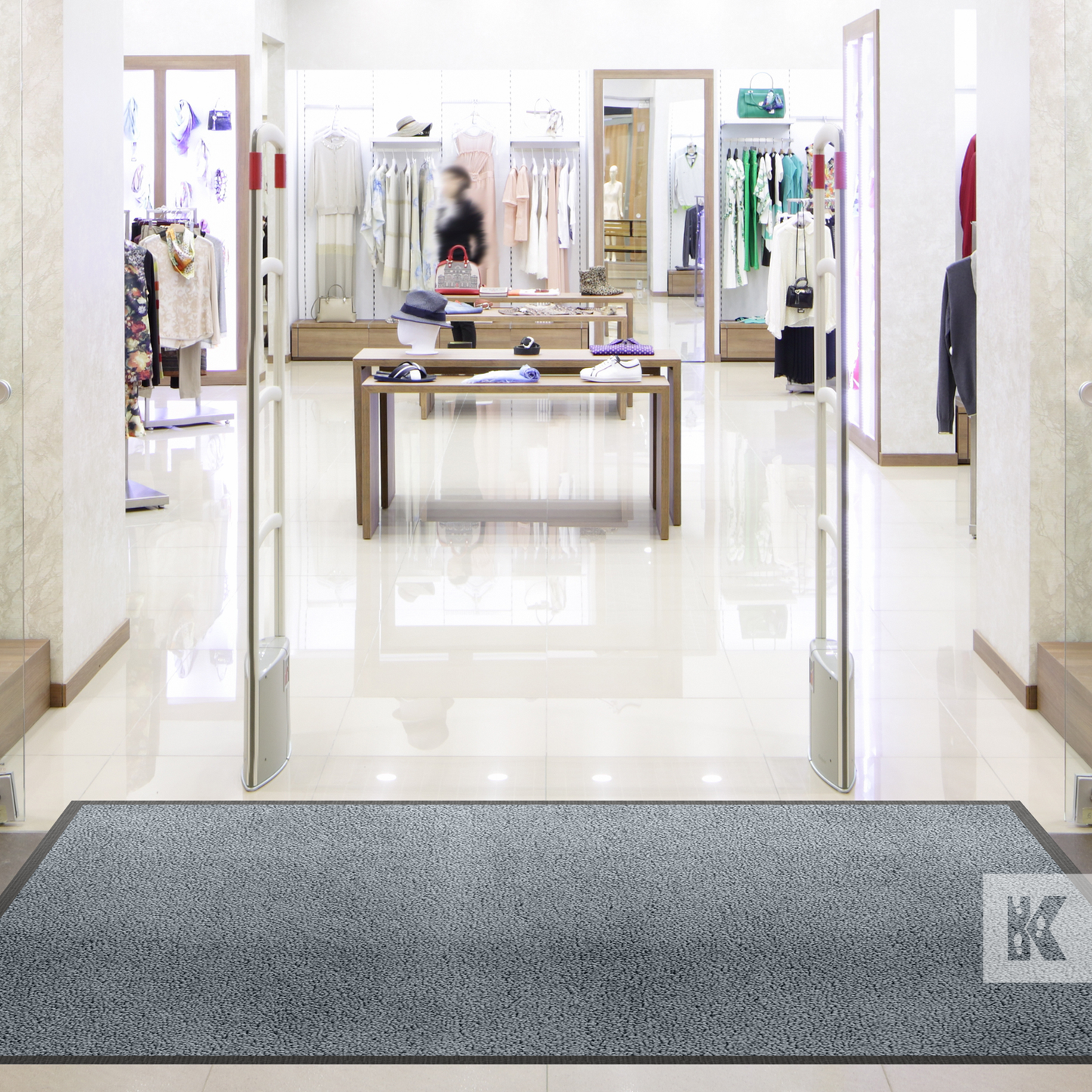 Iron-Horse Mono - Grey mat n the entrance of a modern clothing store